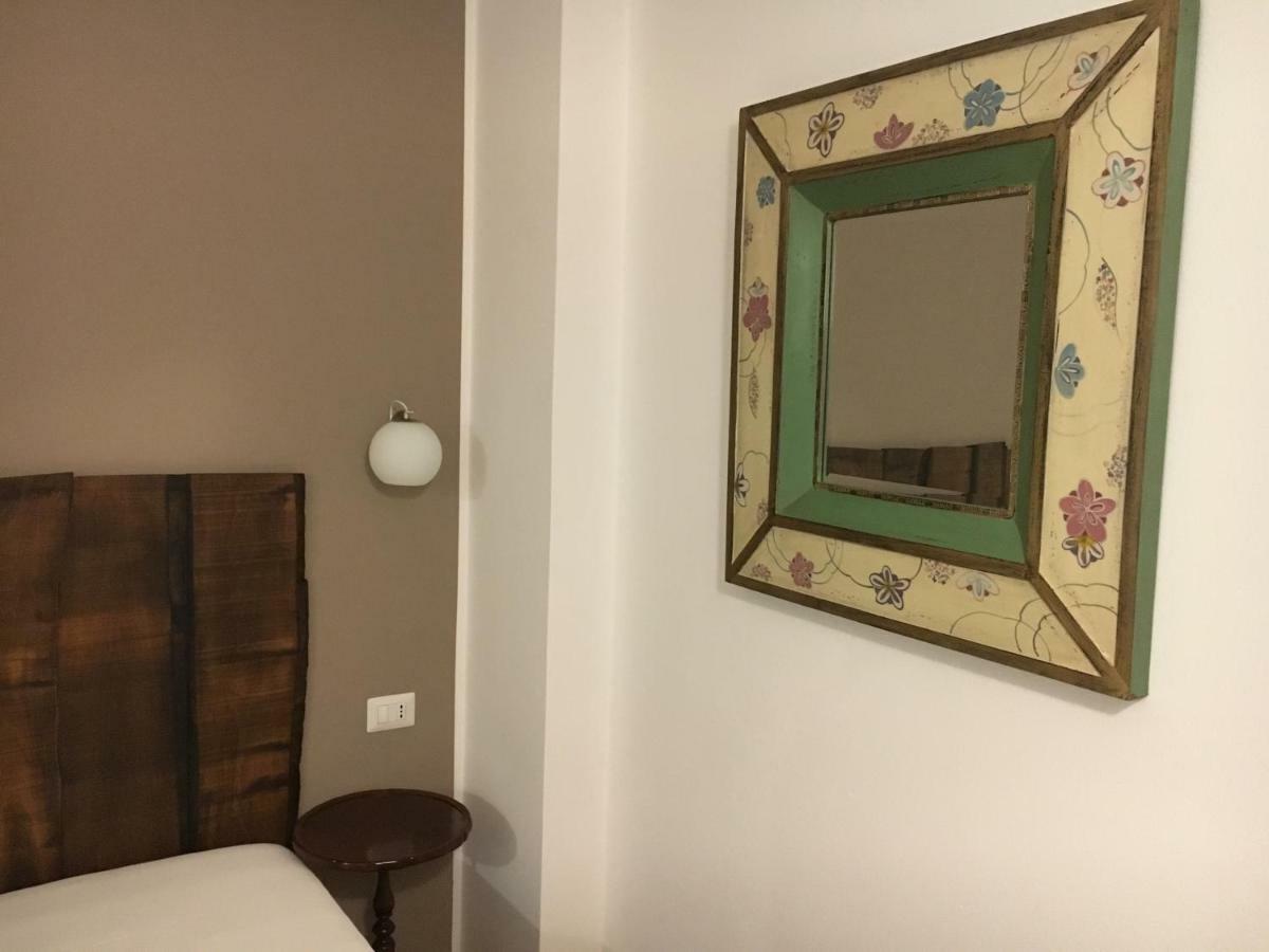 Elleboro Bed & Breakfast Carugo Dış mekan fotoğraf