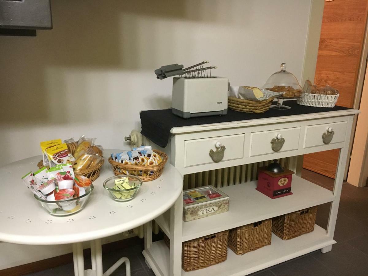 Elleboro Bed & Breakfast Carugo Dış mekan fotoğraf
